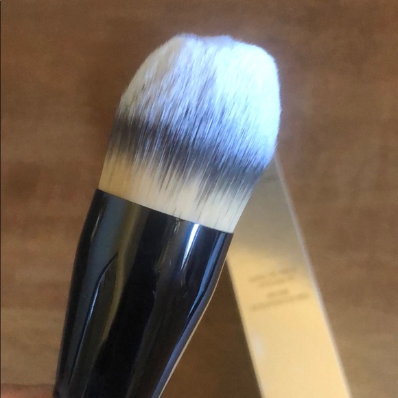 Foundation brush - Picture 2 of 4